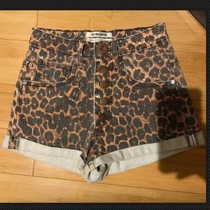 One teaspoon Harlets leopard high waist shorts